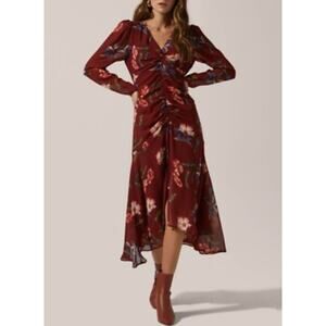 ASTR the Label Hi-Lo Ruched Front Midi Dress in Mauve Floral, Large